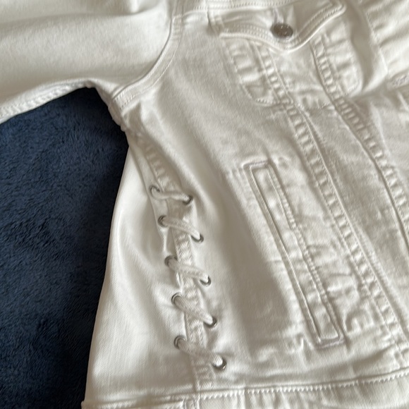 Jean jacket - Picture 2 of 4